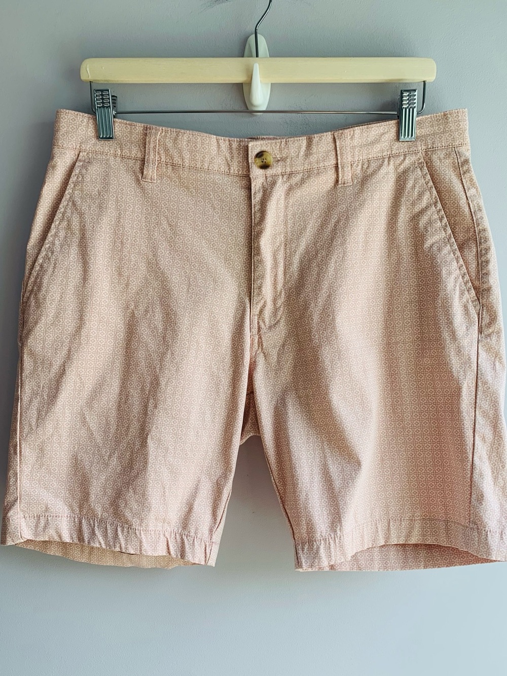 Across the Pond Flat Fronted Shorts Cotton Neutral Pale Pink Golf Casual EUC 32